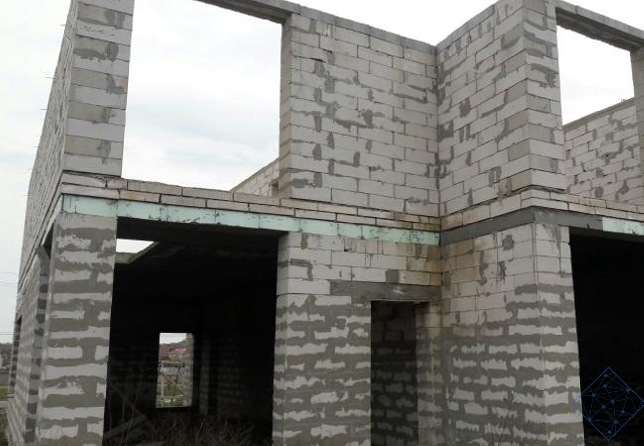 Дом на ул. Есенина, 250 м², 47 000$ — FAKTOR
