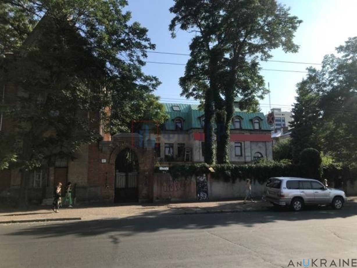 Коммерческая недвижимость на ул. Итальянский бульвар, 800 м², 2 200 000$ — FAKTOR