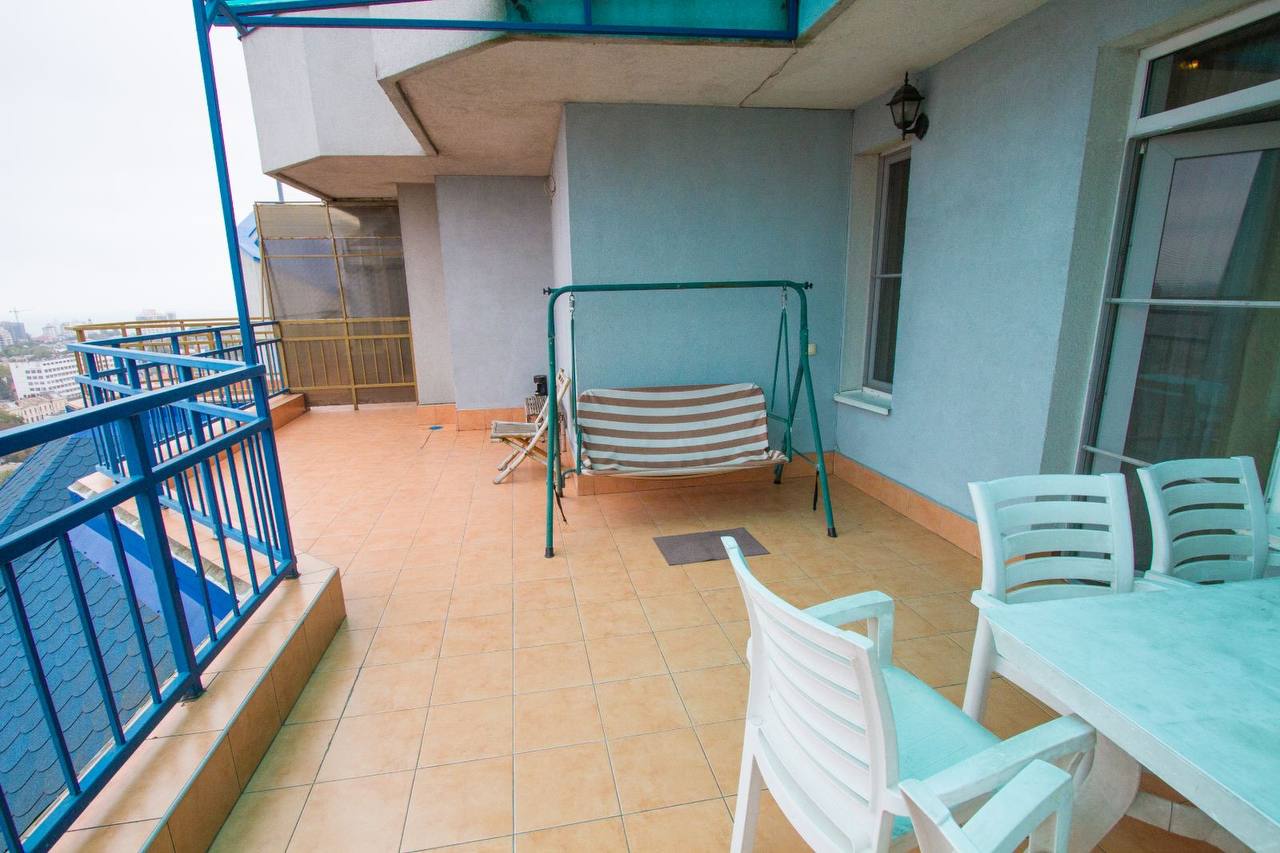 Квартира на ул. Среднефонтанская, 155 м², 115 000$ — FAKTOR