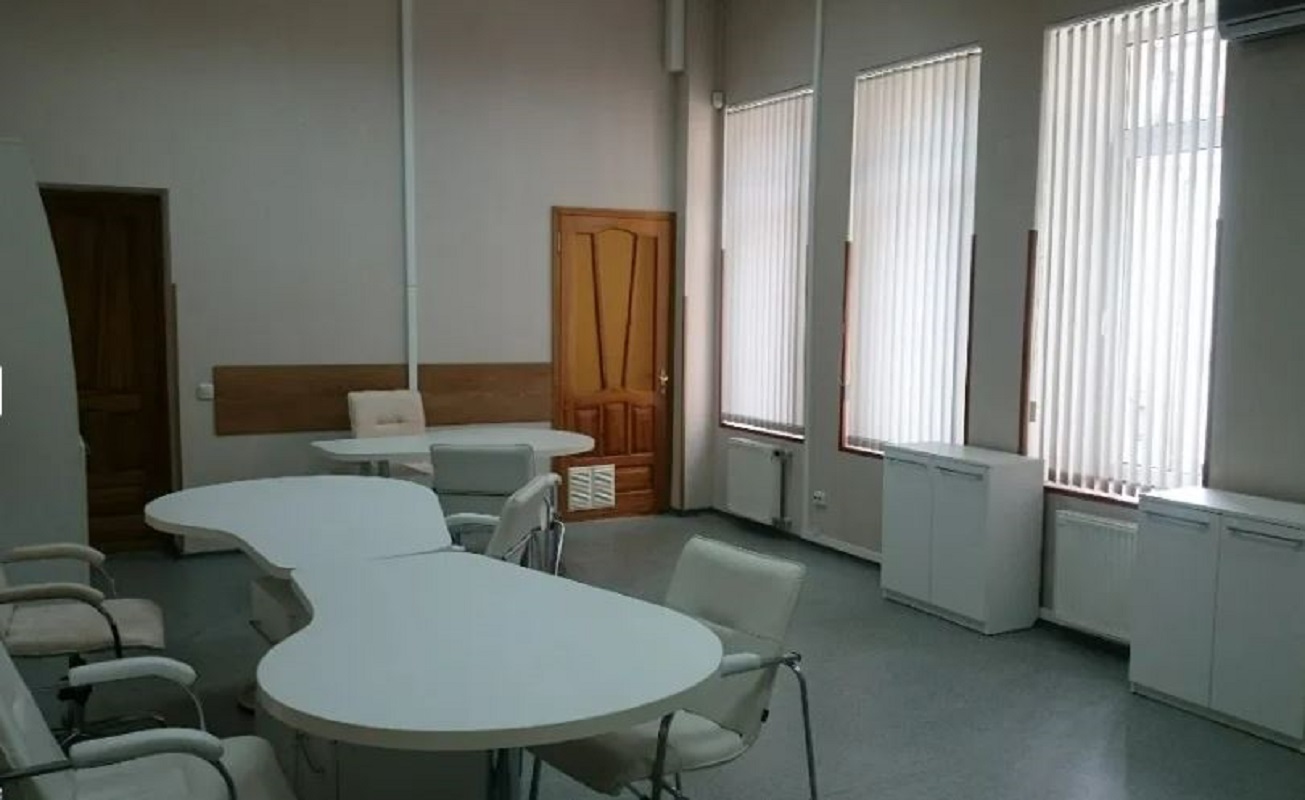 Комерційна нерухомість на вул. Екатерининская, 480 м², 800 000$ — FAKTOR