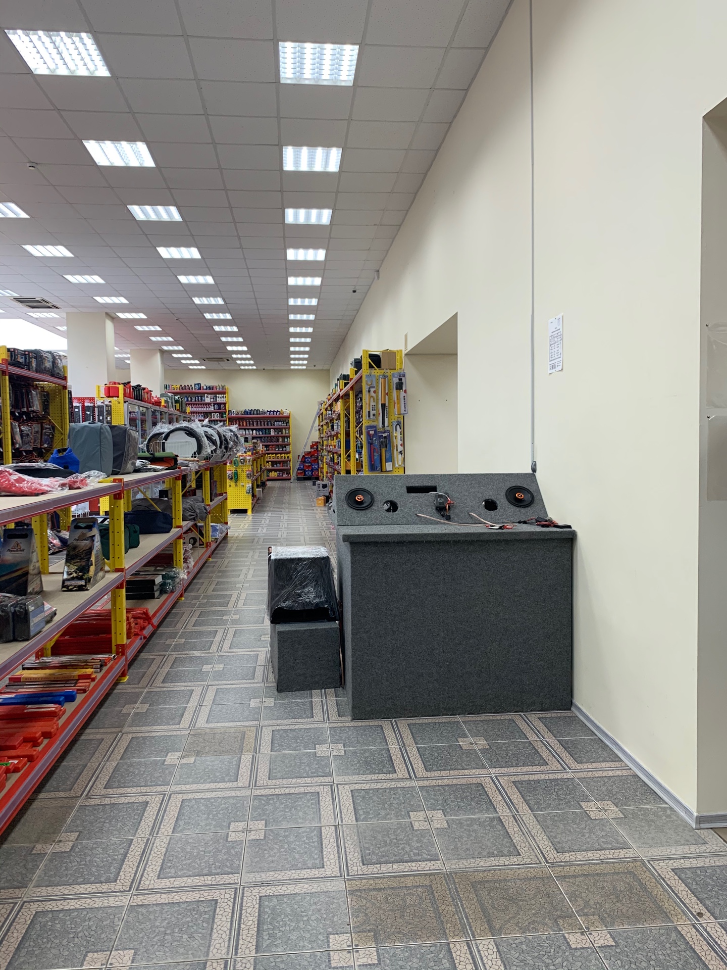 Коммерческая недвижимость на ул. Владимира Высоцкого, 2584 м², 1 700 000$ — FAKTOR