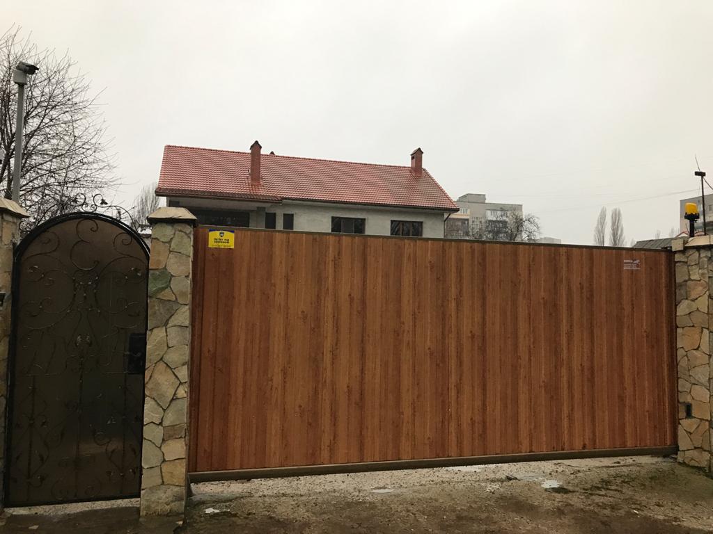 Дом на ул. Костанди, 300 м², 500 000$ — FAKTOR