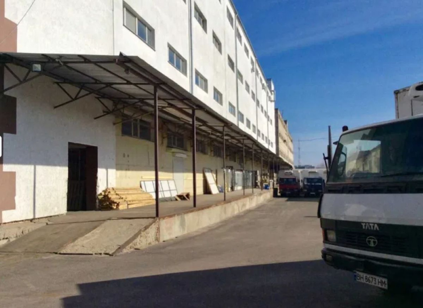 Коммерческая недвижимость на ул. Генерала Цветаева, 3500 м², 620 000$ — FAKTOR