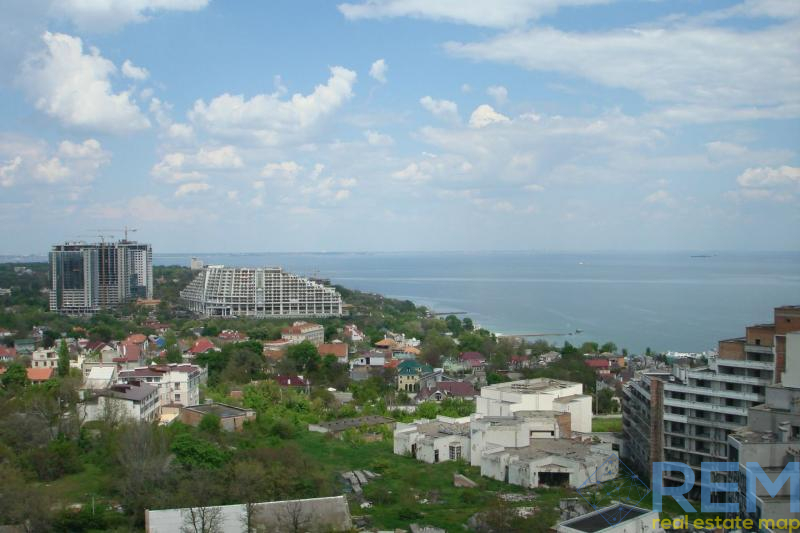 Квартира на вул. Литературная, 210 м², 400 000$ — FAKTOR