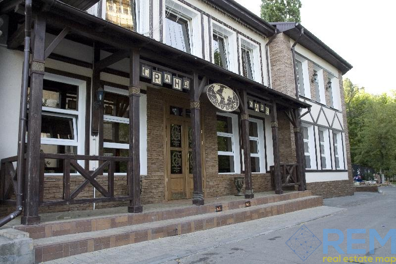 Коммерческая недвижимость на ул. Глушко Академика проспект, 460 м², 600 000$ — FAKTOR
