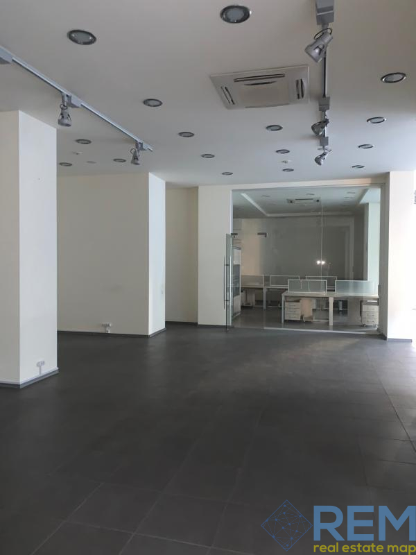 Коммерческая недвижимость на ул. Ясная, 312 м², 520 000$ — FAKTOR