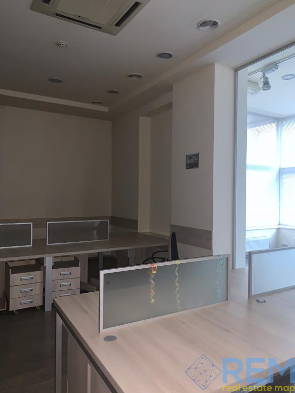 Коммерческая недвижимость на ул. Ясная, 312 м², 520 000$ — FAKTOR