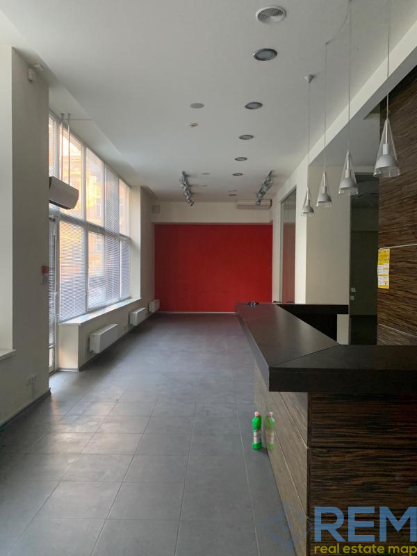 Коммерческая недвижимость на ул. Ясная, 312 м², 520 000$ — FAKTOR