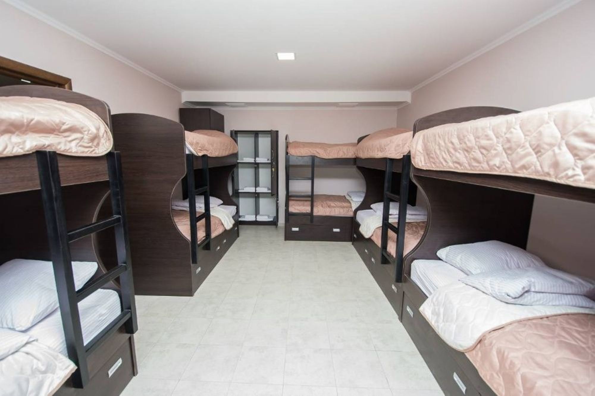 Коммерческая недвижимость на ул. Нежинская, 300 м², 500 000$ — FAKTOR