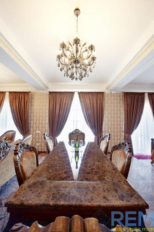 Коммерческая недвижимость на ул. Еврейская, 2400 м², 7 000 000$ — FAKTOR