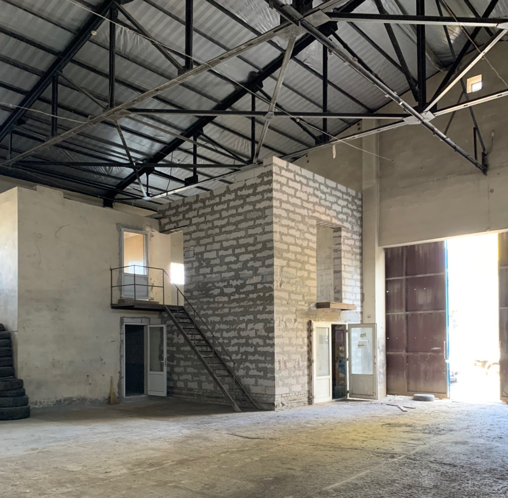 Коммерческая недвижимость на ул. Молодежная (Совиньон), 942 м², 260 000$ — FAKTOR