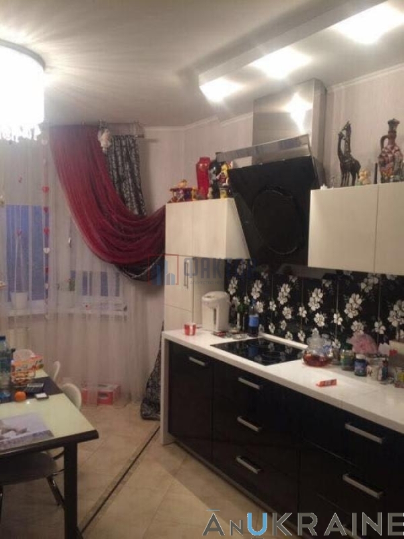 Квартира на вул. Среднефонтанская, 110 м², 97 000$ — FAKTOR