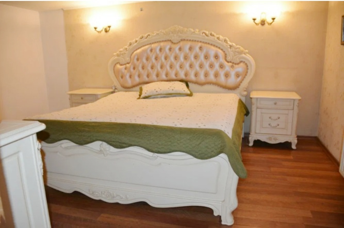 Квартира на вул. Дюковская, 134 м², 85 000$ — FAKTOR