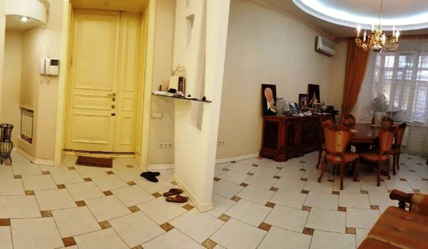 Квартира на вул. Екатерининская площадь, 193 м², 320 000$ — FAKTOR