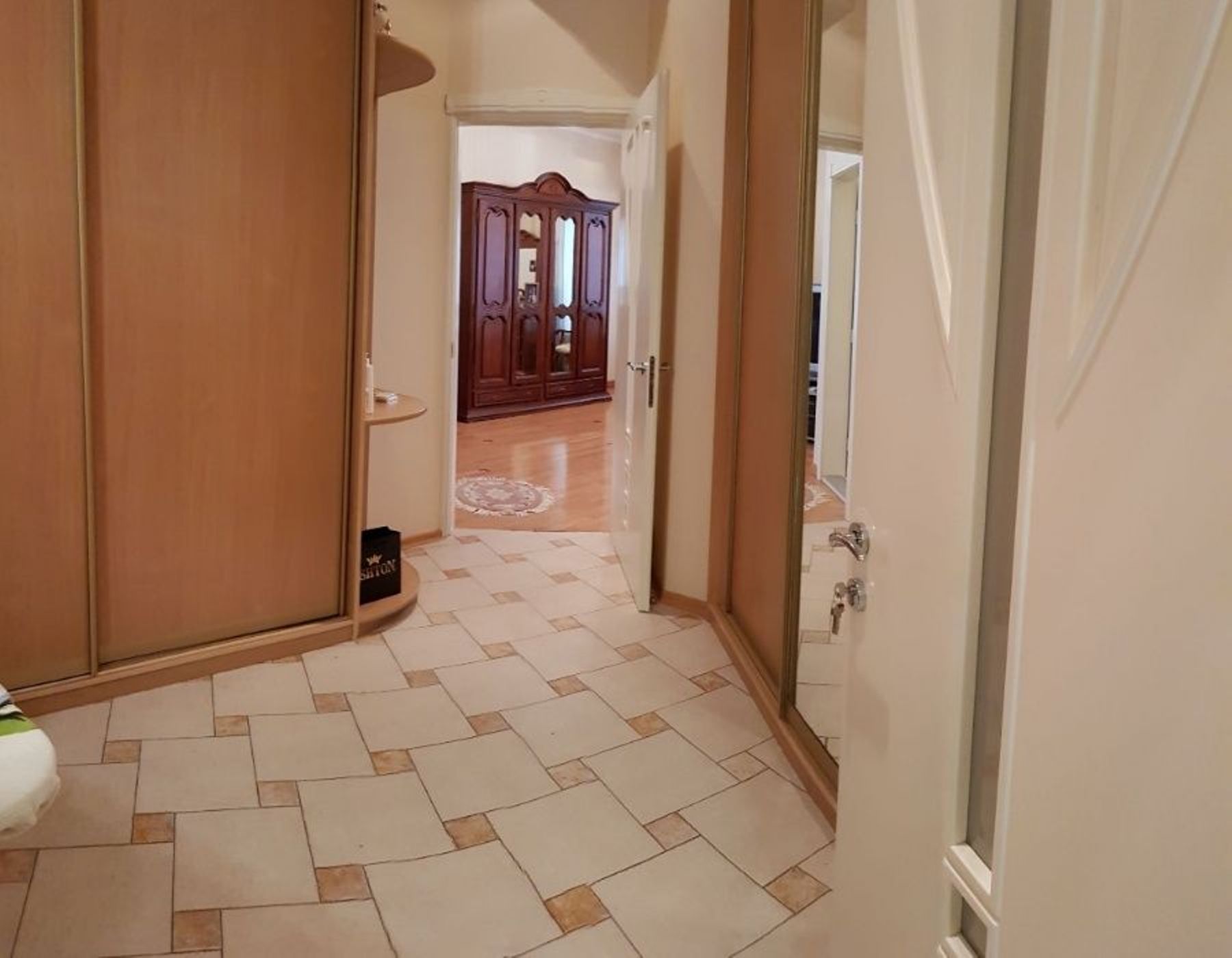 Квартира на вул. Екатерининская площадь, 193 м², 320 000$ — FAKTOR