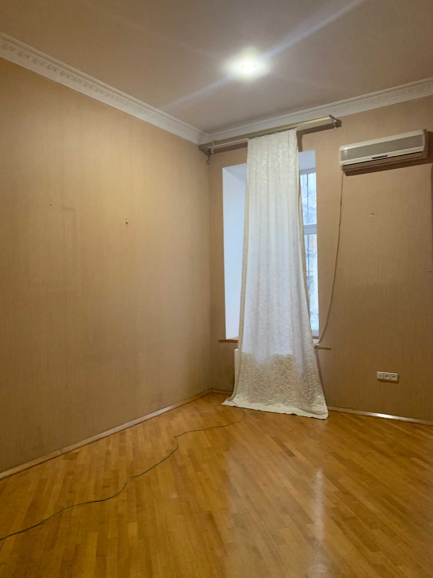 Квартира на ул. Вице-Адмирала Жукова, 100 м², 150 000$ — FAKTOR