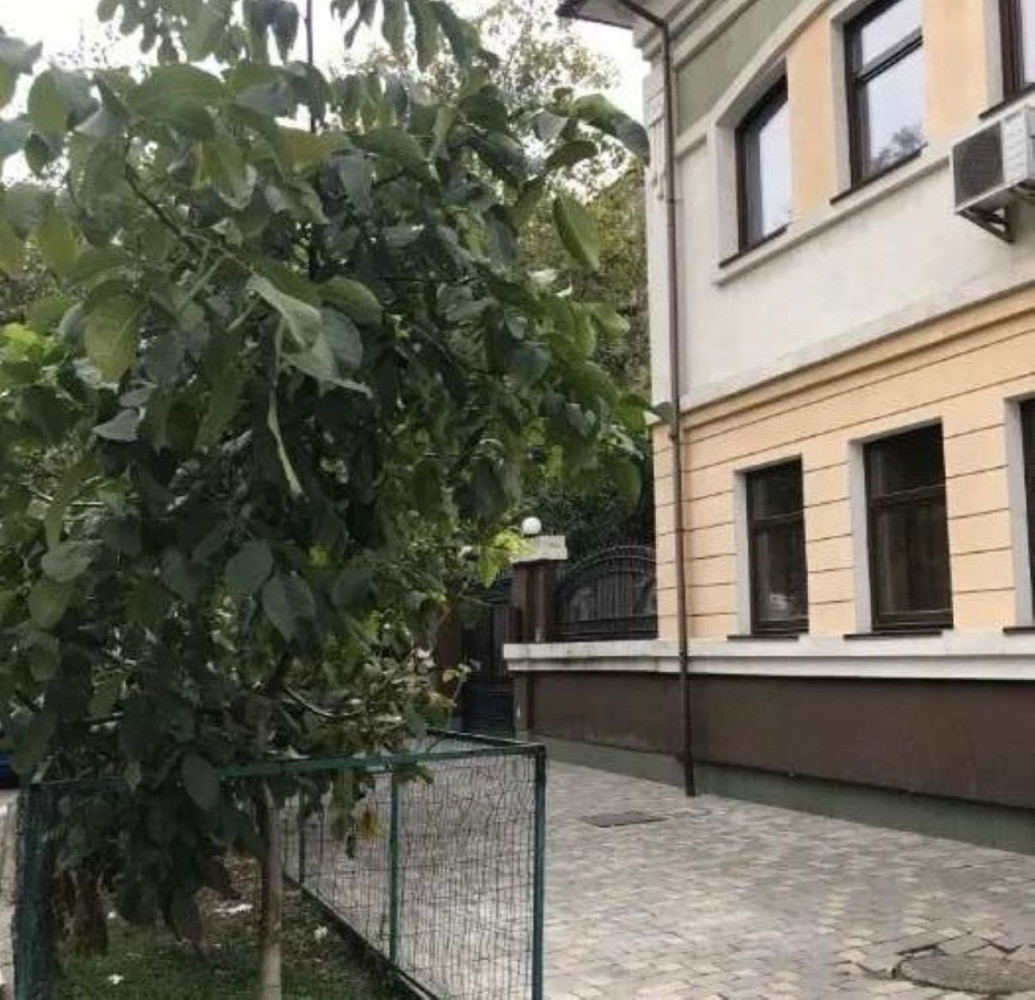 Дом на ул. Красный пер, 419 м², 1 800 000$ — FAKTOR