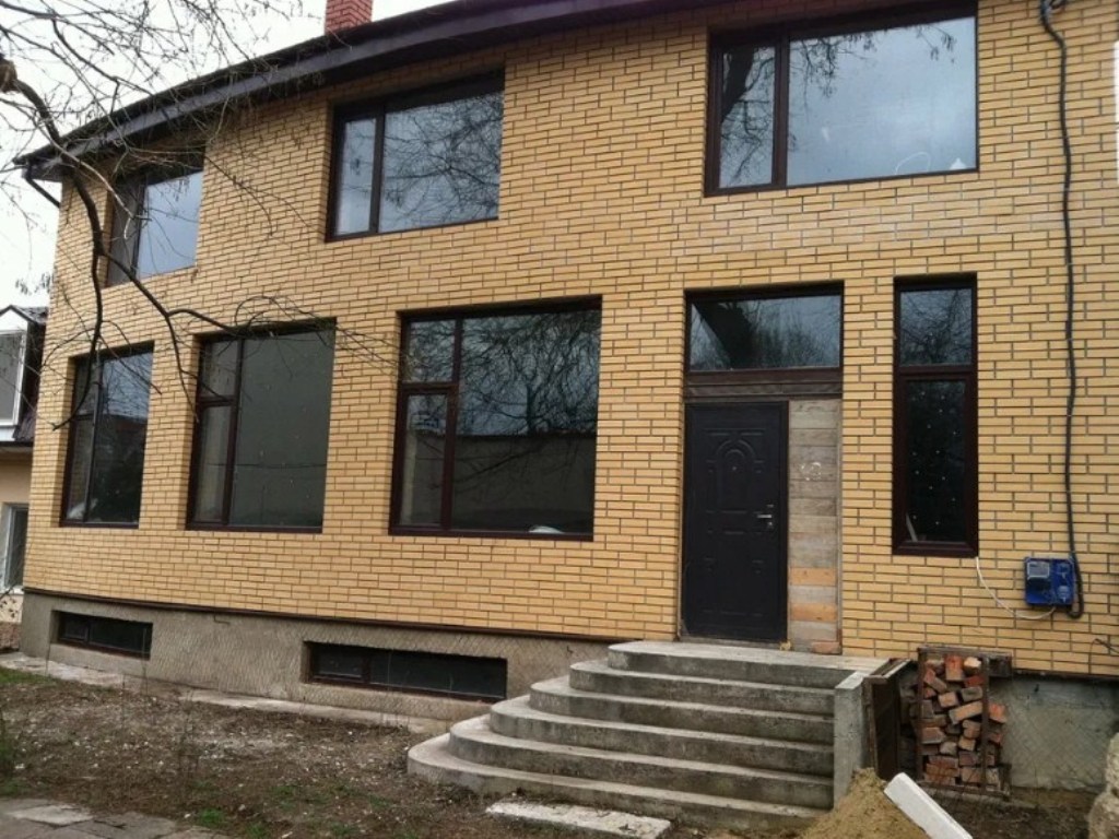 Дом на ул. Санаторный переулок, 248 м², 205 000$ — FAKTOR