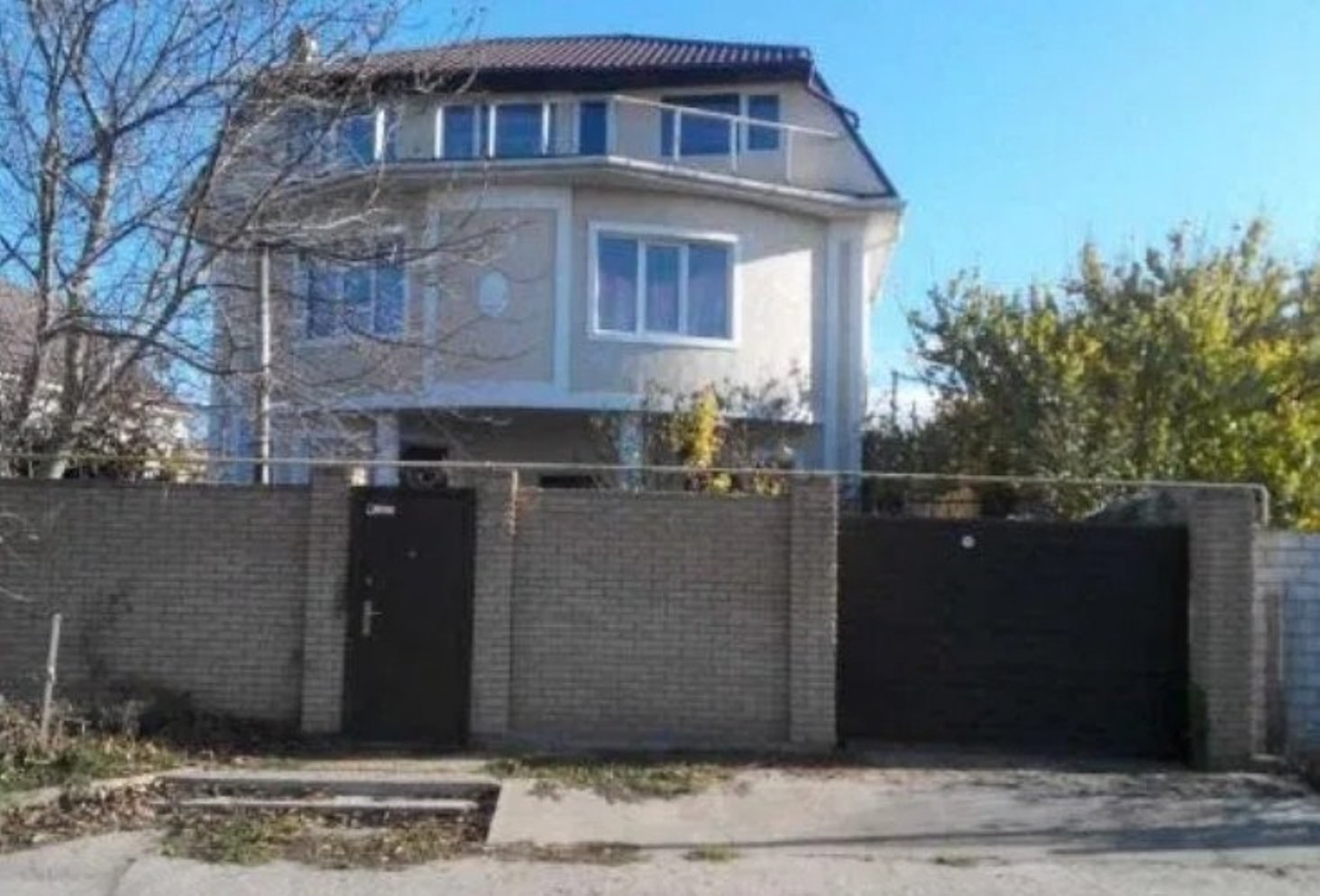 Дом на ул. Абрикосовая (Червоный Хутор), 185 м², 200 000$ — FAKTOR