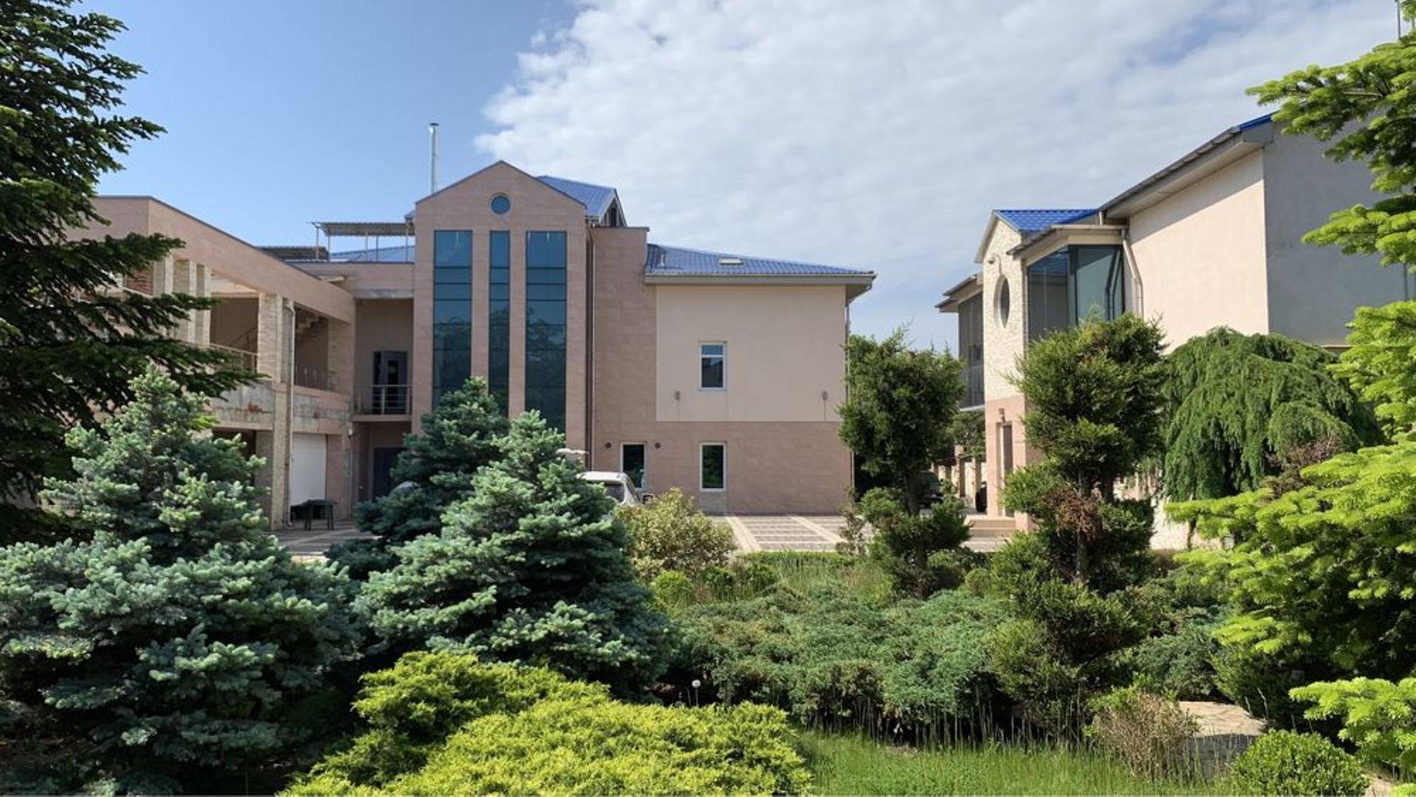 Коммерческая недвижимость на ул. Толбухина, 1510 м², 1 300 000$ — FAKTOR