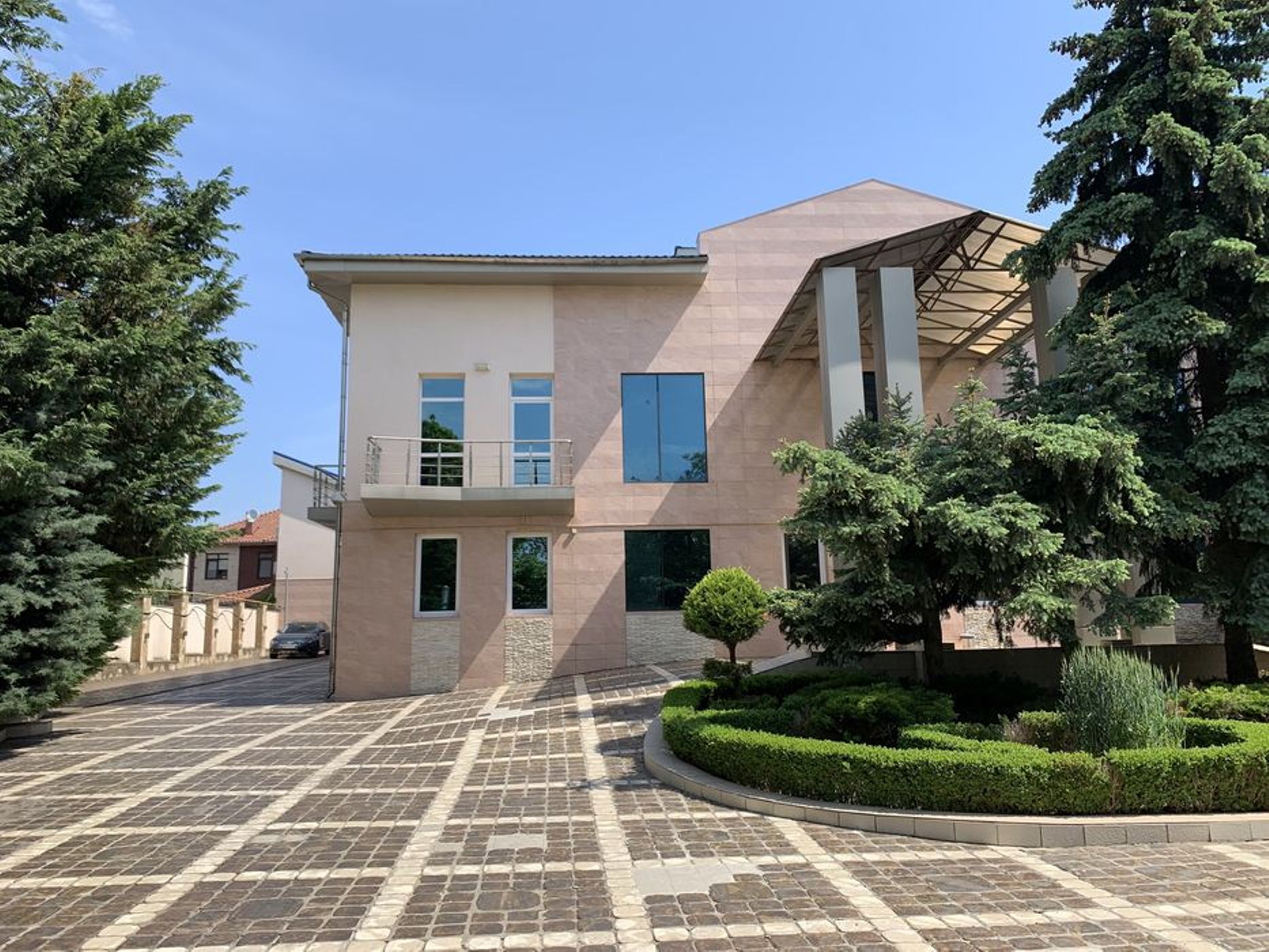 Коммерческая недвижимость на ул. Толбухина, 1510 м², 1 300 000$ — FAKTOR