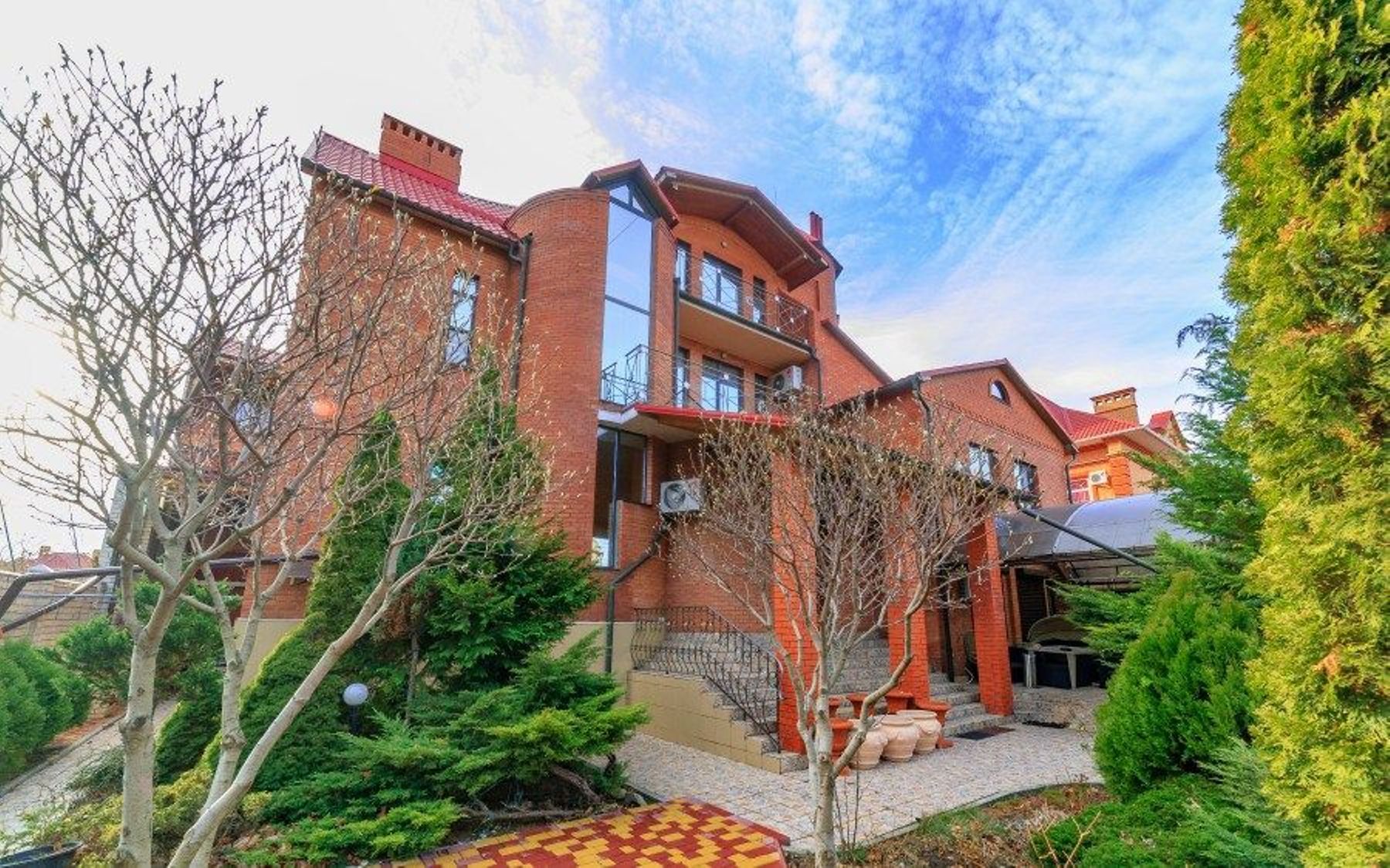 Коммерческая недвижимость на ул. Солнечная (Совиньон), 1115 м², 610 000$ — FAKTOR