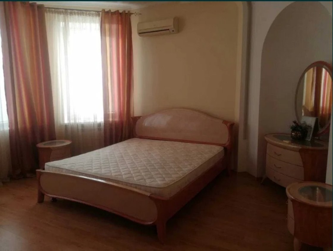 Будинок на вул. Саксаганского, 250 м², 265 000$ — FAKTOR