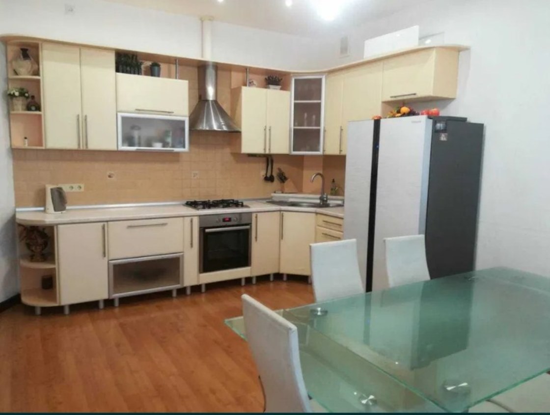 Будинок на вул. Саксаганского, 250 м², 265 000$ — FAKTOR