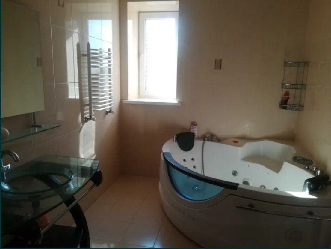 Будинок на вул. Саксаганского, 250 м², 265 000$ — FAKTOR