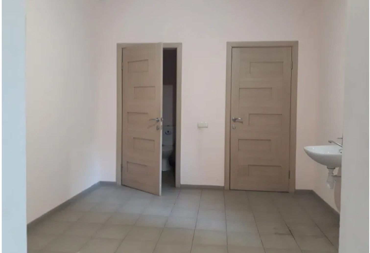 Коммерческая недвижимость на ул. Церковная, 703 м², 280 000$ — FAKTOR