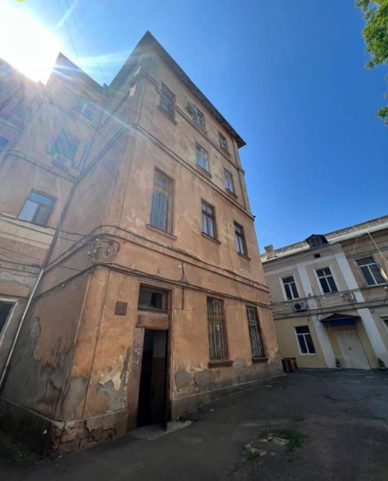 Квартира на вул. Нежинская, 96 м², 65 000$ — FAKTOR