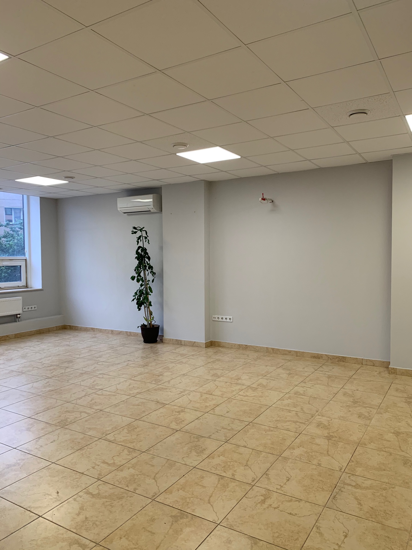 Коммерческая недвижимость на ул. Армейская, 550 м², 580 000$ — FAKTOR