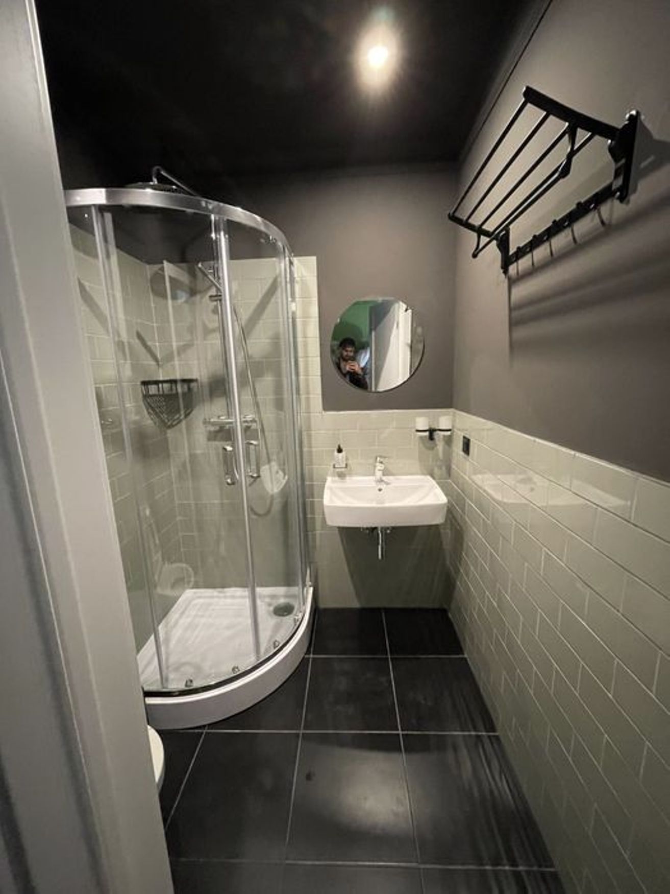 Коммерческая недвижимость на ул. Уютная, 420 м², 1 300 000$ — FAKTOR