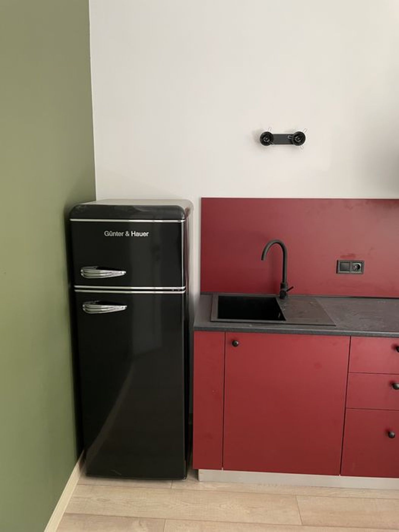 Коммерческая недвижимость на ул. Уютная, 420 м², 1 300 000$ — FAKTOR
