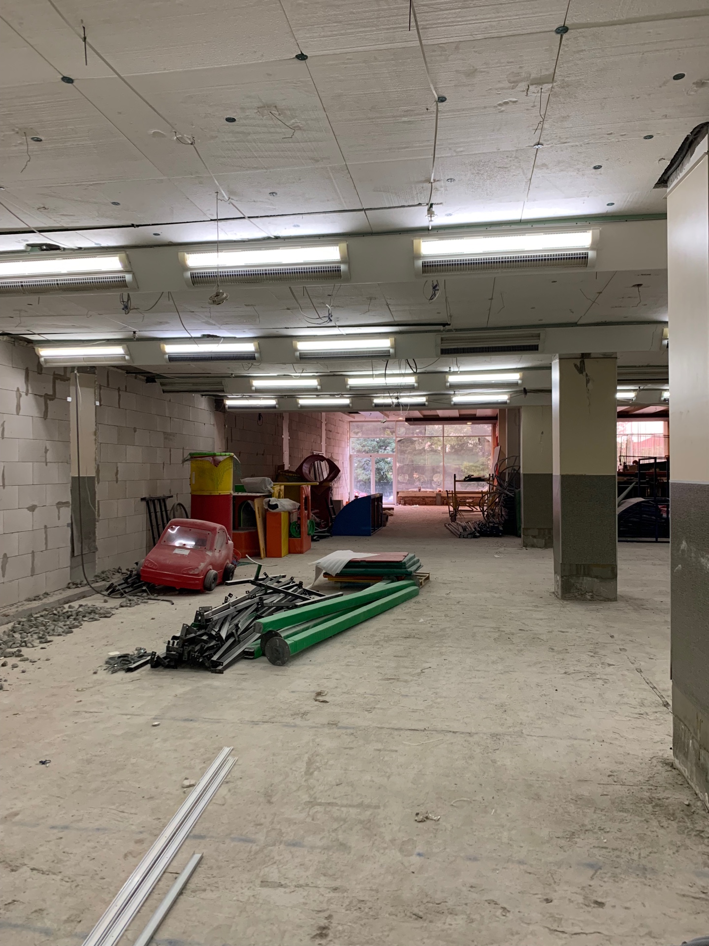 Комерційна нерухомість на вул. Сахарова Академика, 903 м², 1 128 750$ — FAKTOR