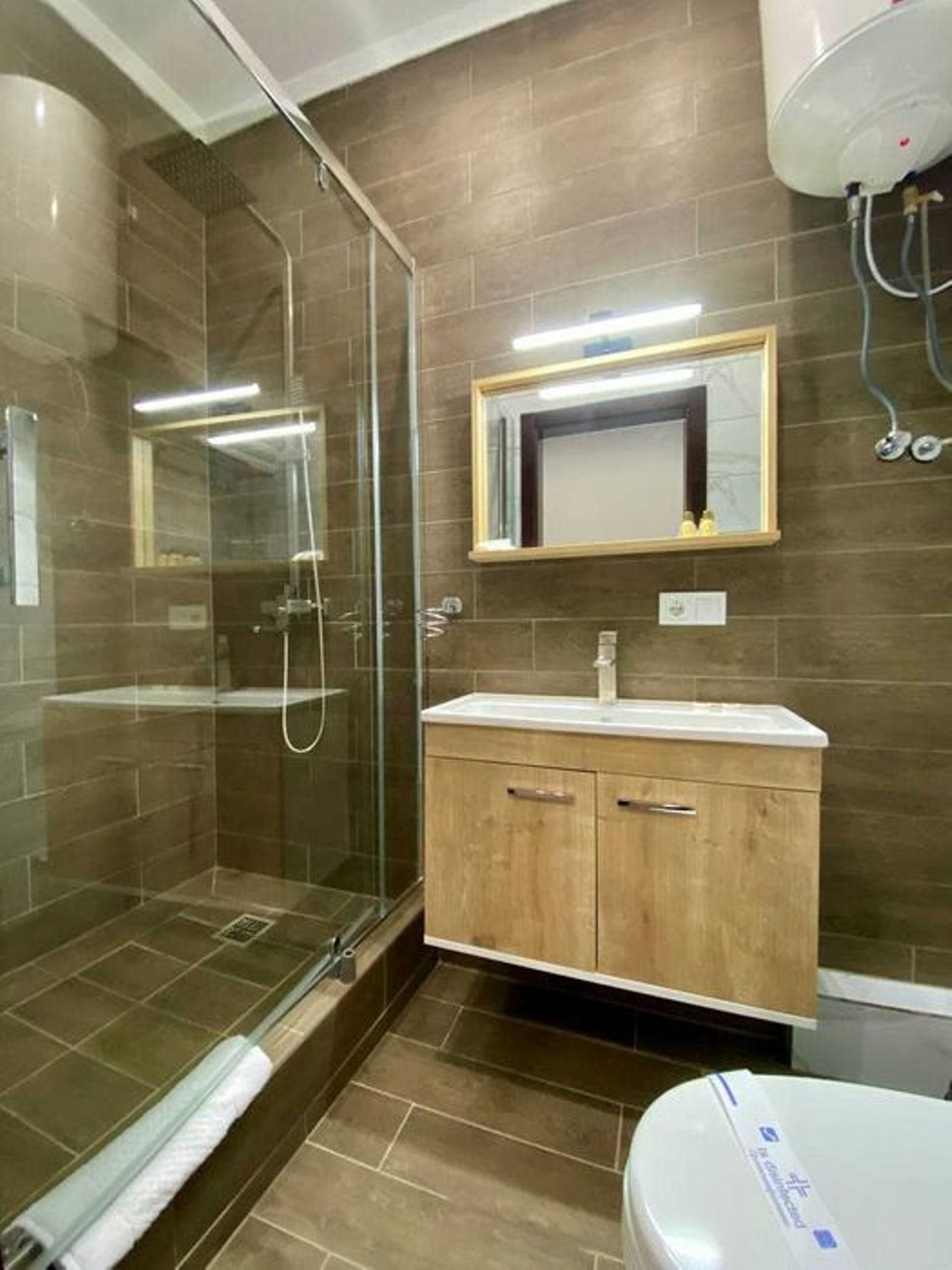 Коммерческая недвижимость на ул. Вишневая, 750 м², 750 000$ — FAKTOR