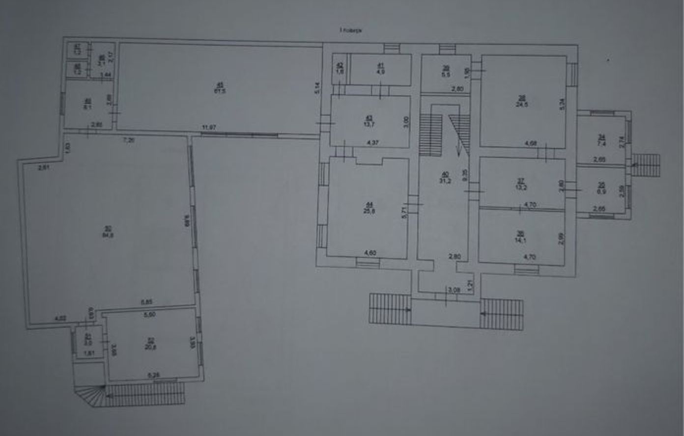 Коммерческая недвижимость на ул. Золотой берег, 1000 м², 1 500 000$ — FAKTOR