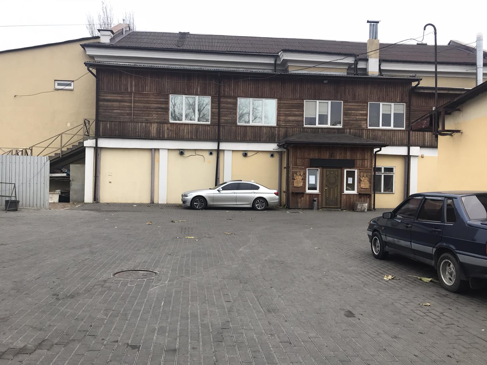 Коммерческая недвижимость на ул. Столбовая, 1000 м², 350 000$ — FAKTOR