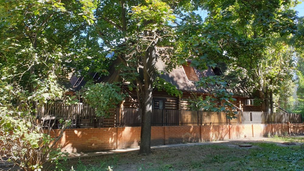 Коммерческая недвижимость на ул. Ивана и Юрия Лип, 750 м², 400 000$ — FAKTOR