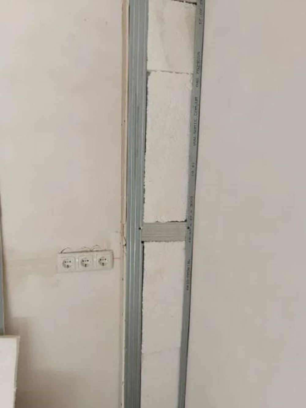 Квартира на вул. Салютная, 49 м², 26 000$ — FAKTOR