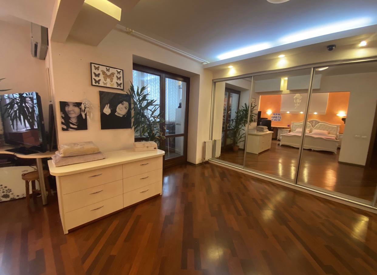 Квартира на ул. Шевченко проспект, 135 м², 270 000$ — FAKTOR