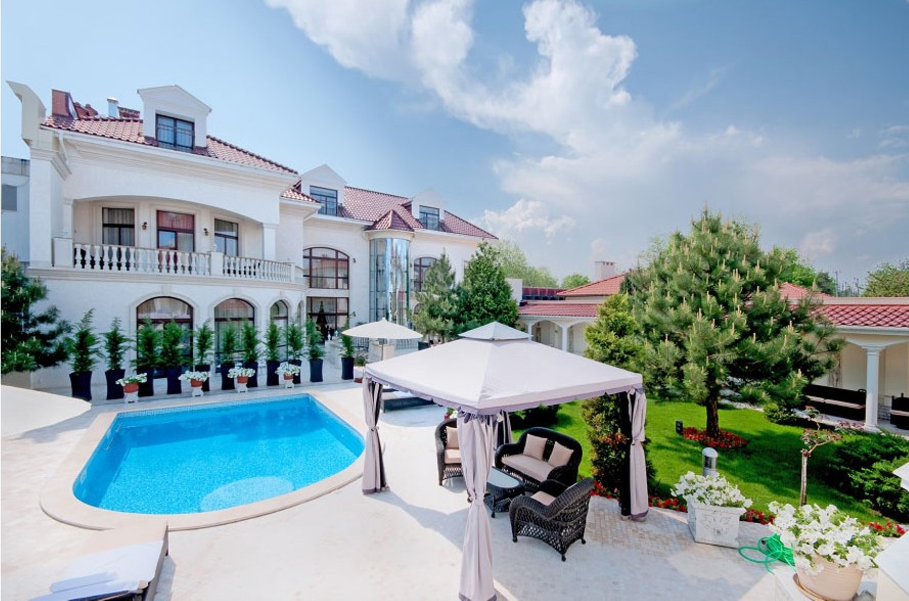 Комерційна нерухомість на вул. Ванный пер, 1899 м², 6 000 000$ — FAKTOR