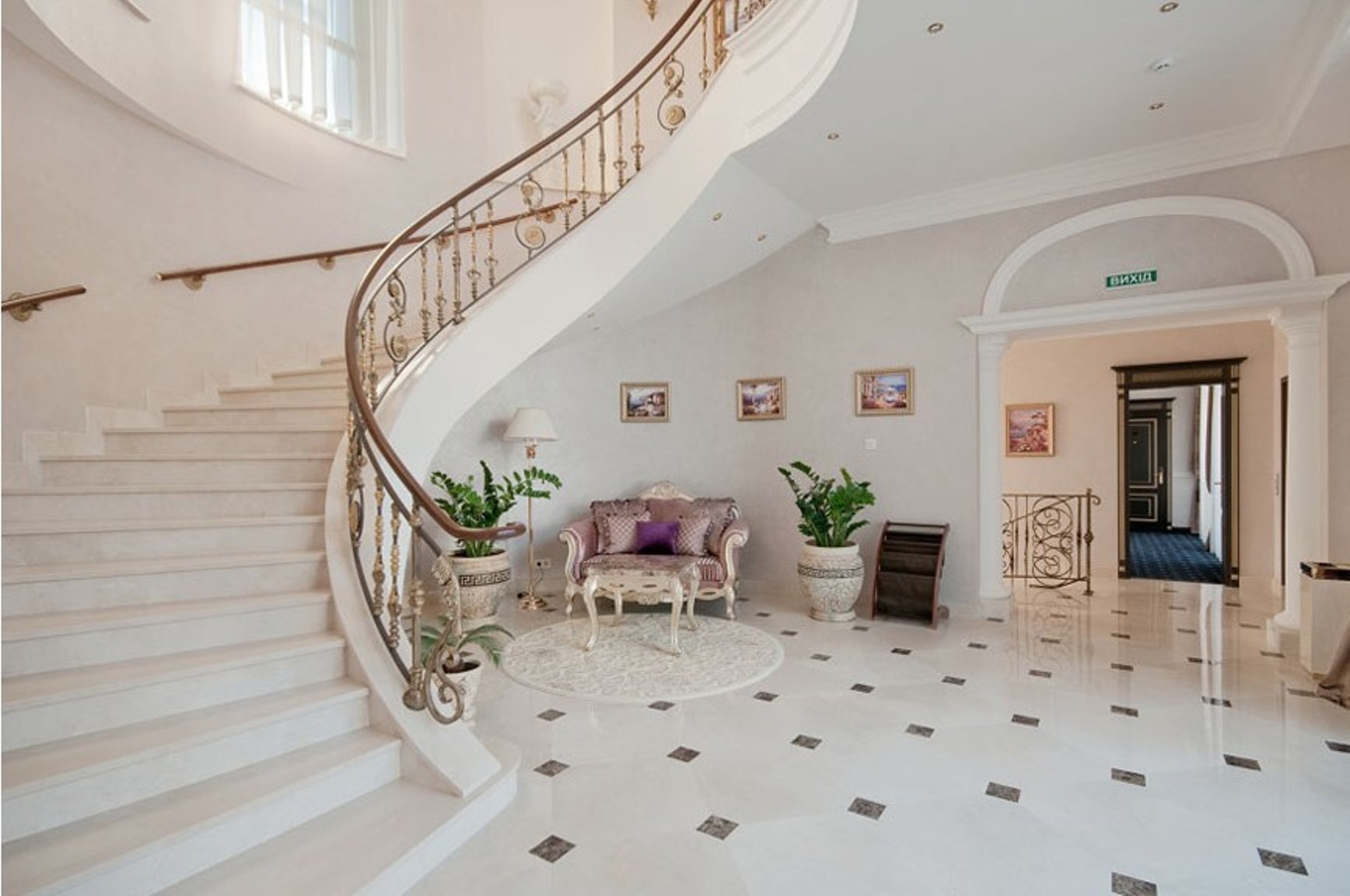Комерційна нерухомість на вул. Ванный пер, 1899 м², 6 000 000$ — FAKTOR