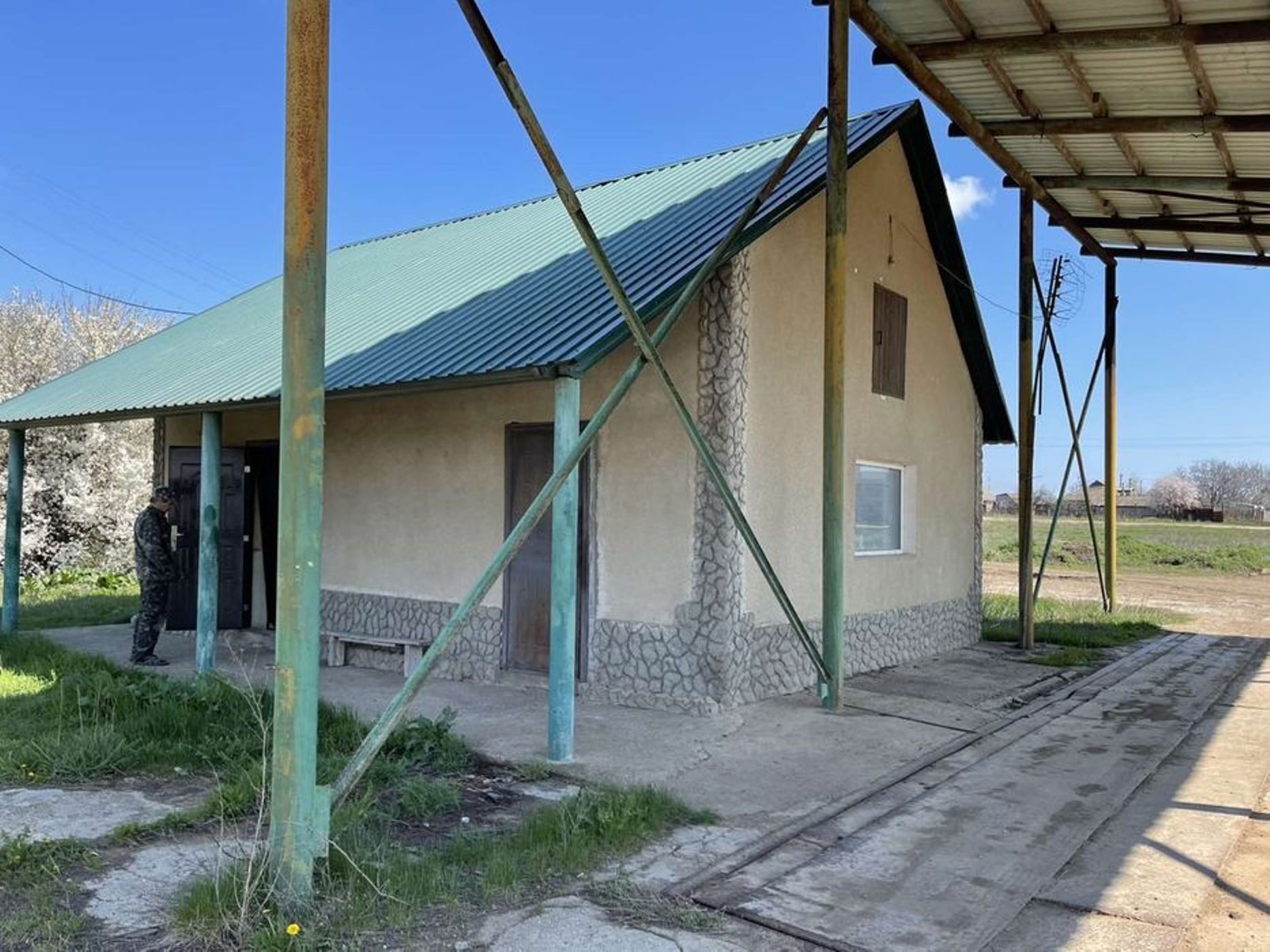 Коммерческая недвижимость на ул. Маякская, 2000 м², 195 000$ — FAKTOR