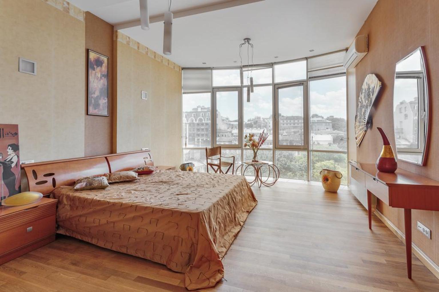 Квартира на ул. Юрия Олеши, 213 м², 350 000$ — FAKTOR