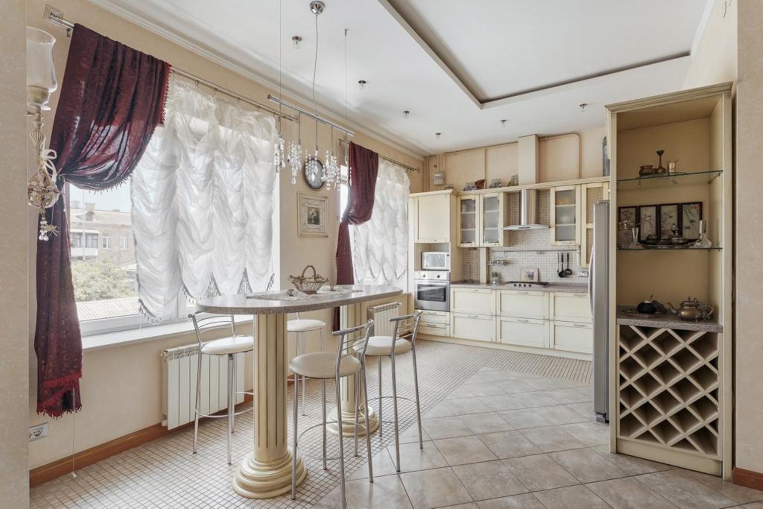 Квартира на ул. Юрия Олеши, 213 м², 350 000$ — FAKTOR