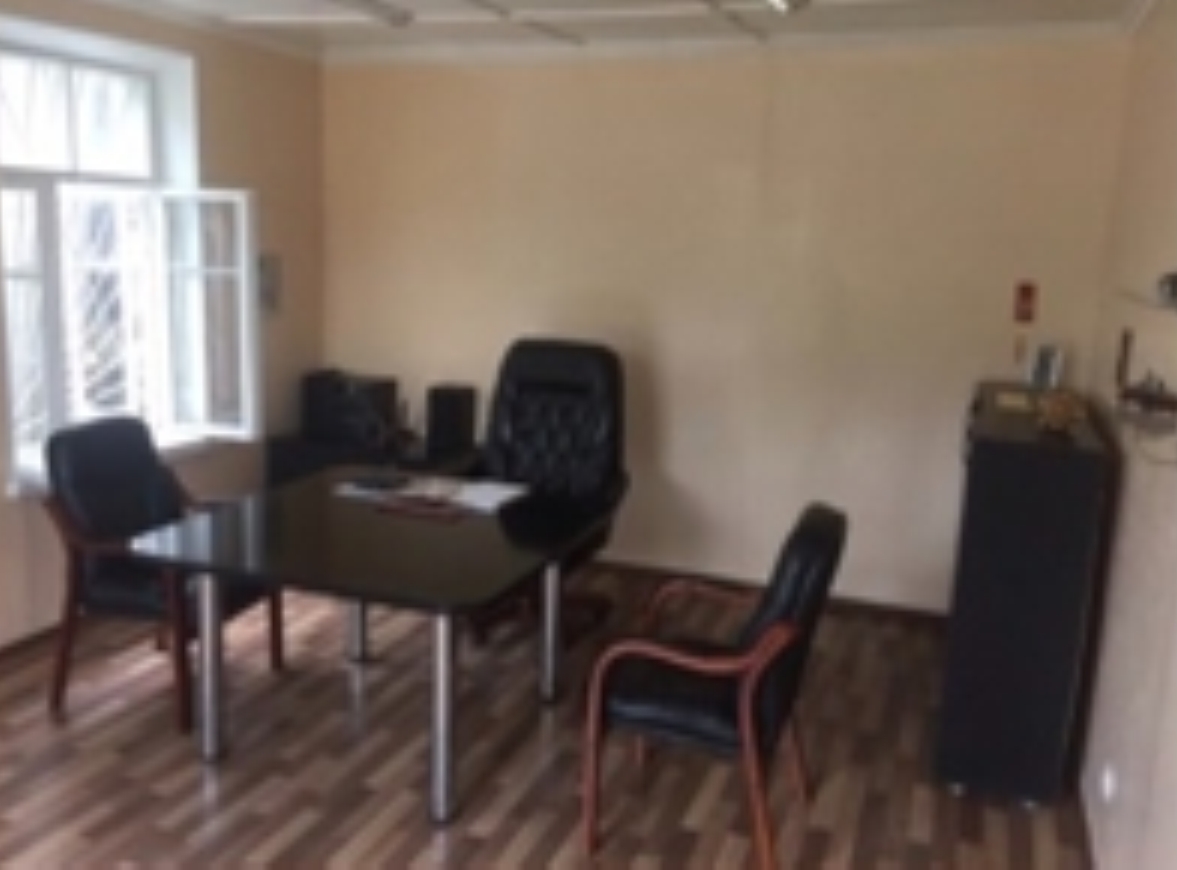 Коммерческая недвижимость на ул. Соборная, 6000 м², 470 000$ — FAKTOR
