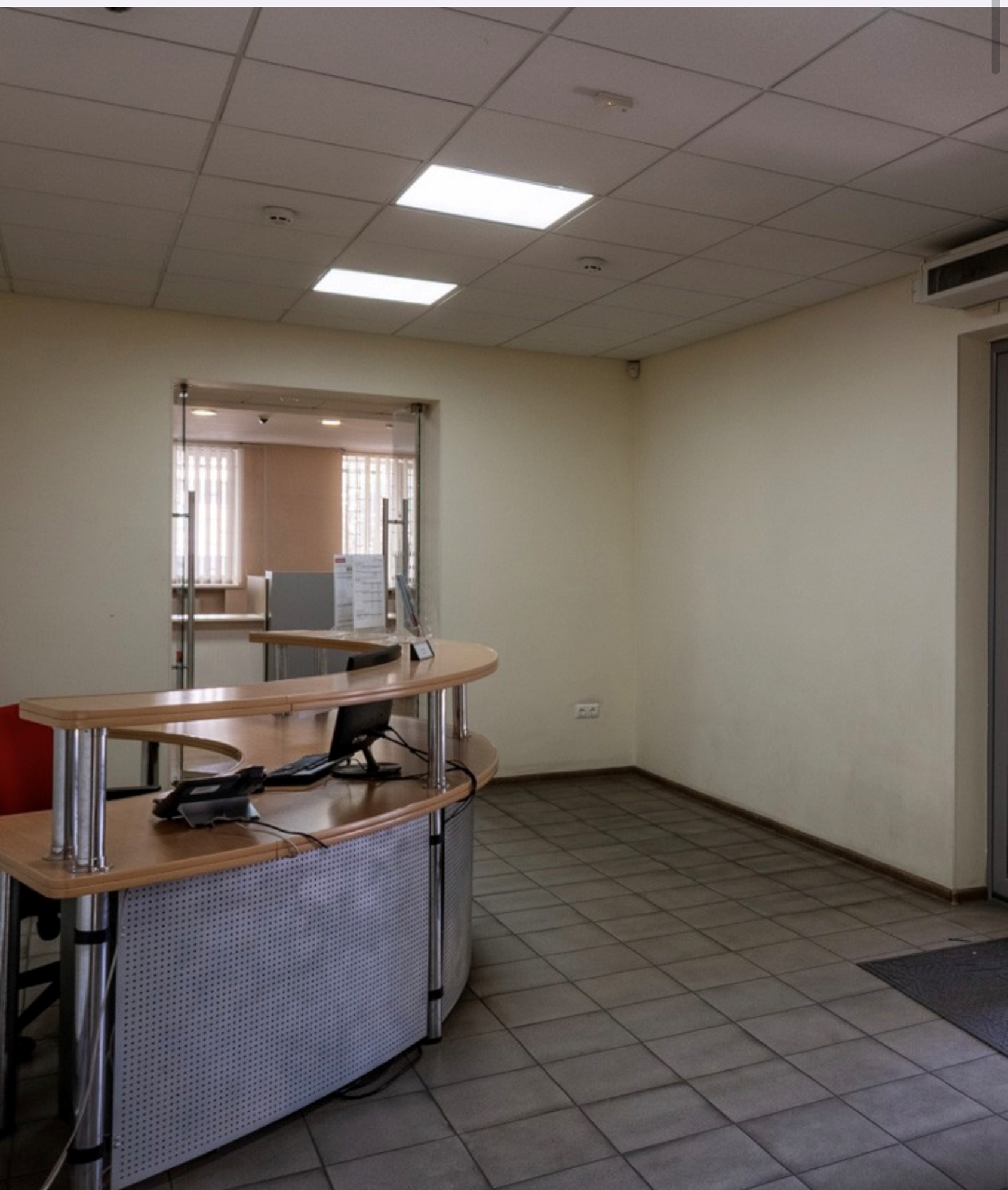 Комерційна нерухомість на вул. Королева Академика, 1870 м², 3 250 000$ — FAKTOR
