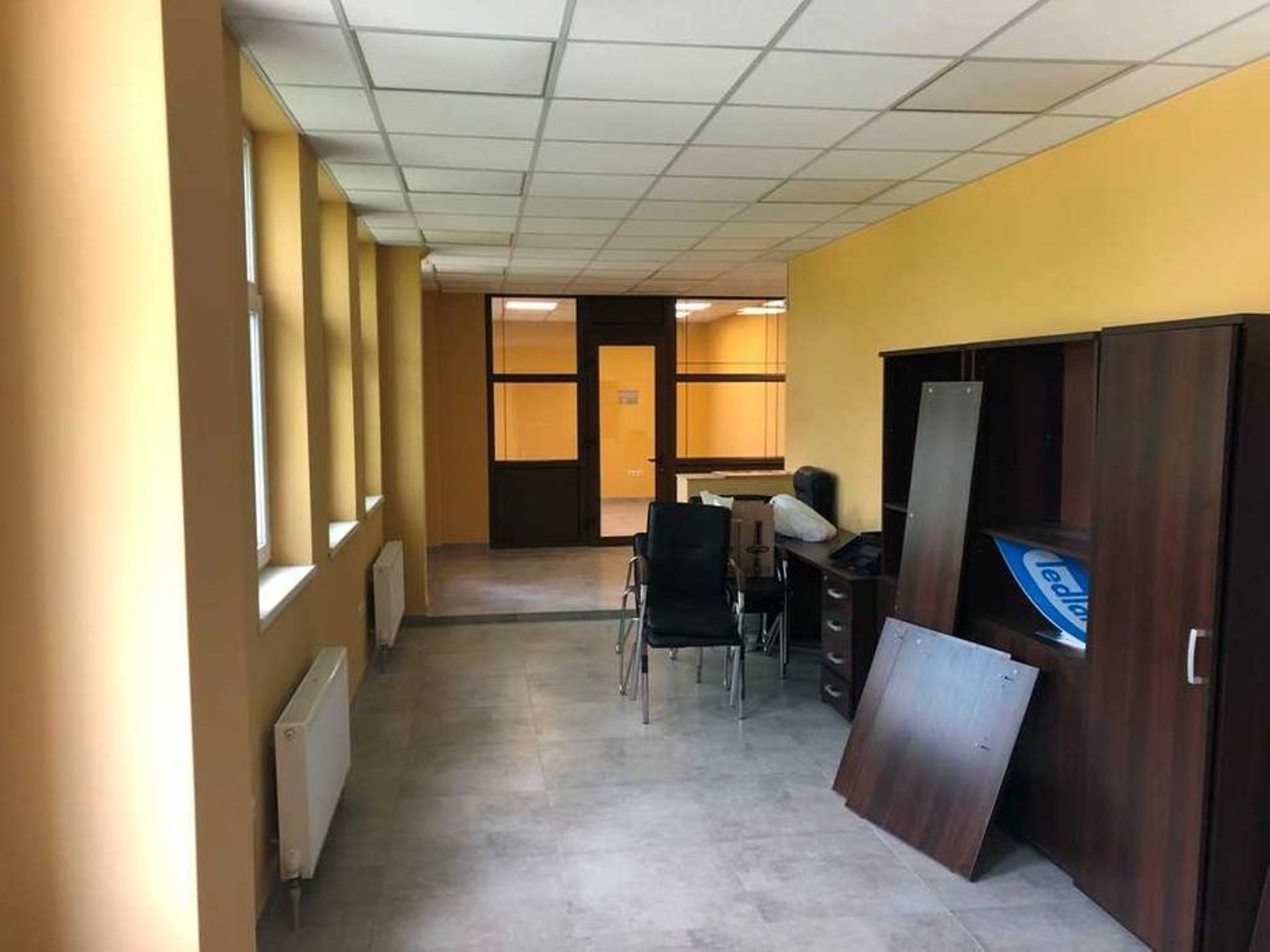 Коммерческая недвижимость на ул. Известковая, 1200 м², 310 000$ — FAKTOR
