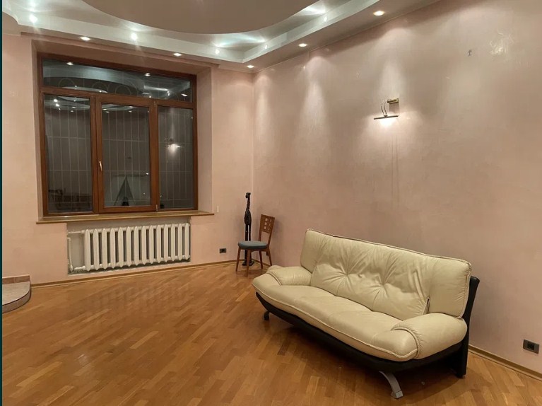 Квартира на вул. Пироговская, 293 м², 140 000$ — FAKTOR